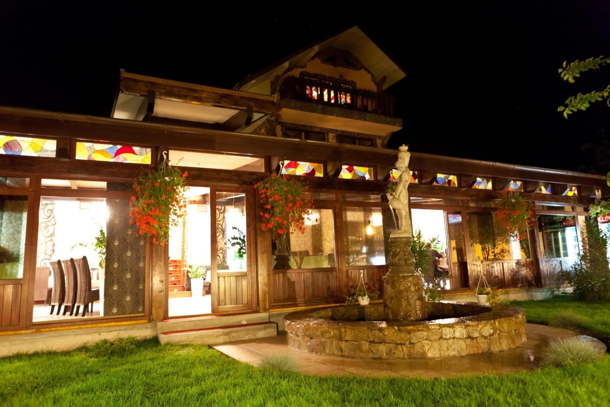 Hotel Aramia Satu Mare Exterior photo
