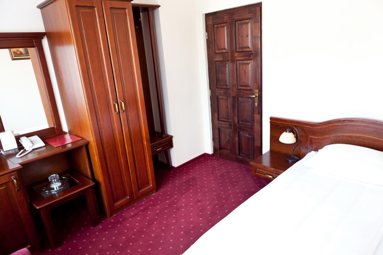Hotel Aramia Satu Mare Exterior photo